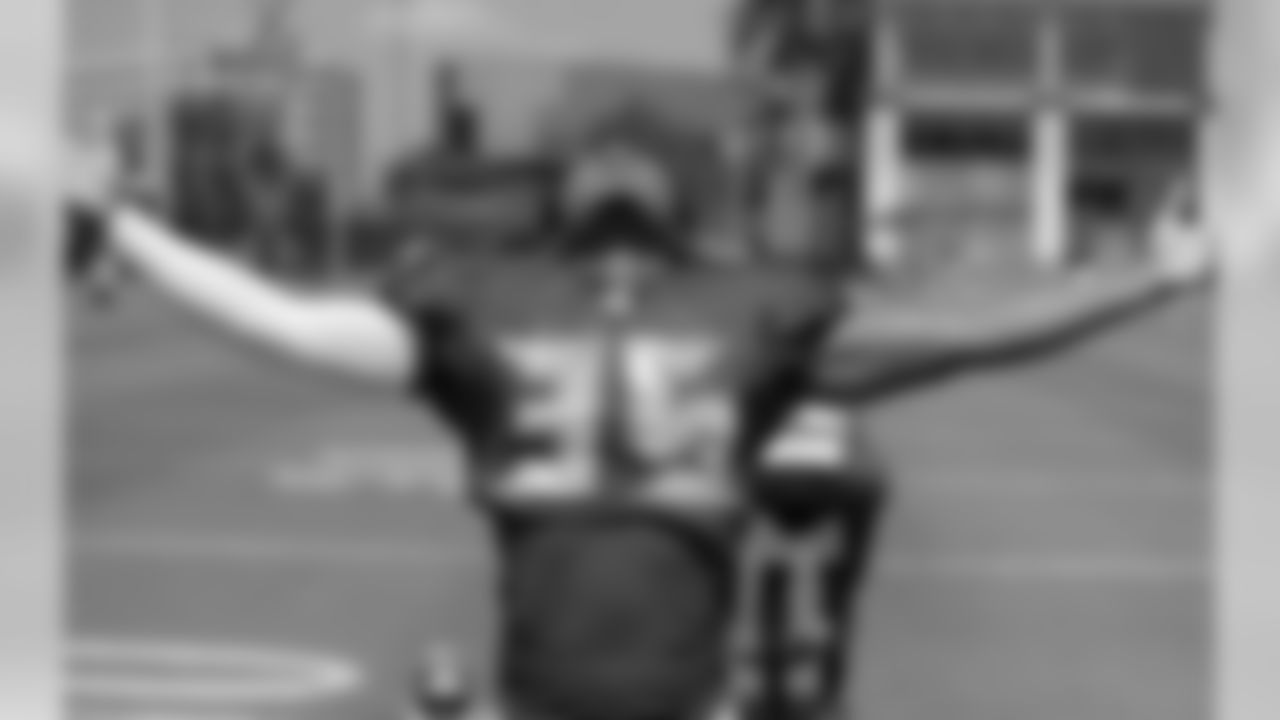 CB Javien Elliott