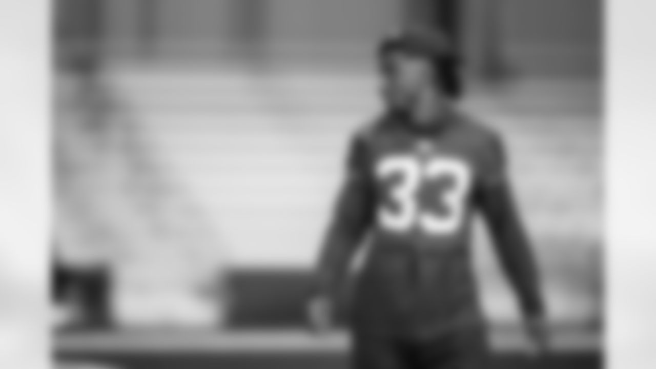 TAMPA, FL - October 12, 2021 - Safety Jordan Whitehead #33 of the Tampa Bay Buccaneers during practice at AdventHealth Training Center. Photo By Kyle Zedaker/Tampa Bay Buccaneers