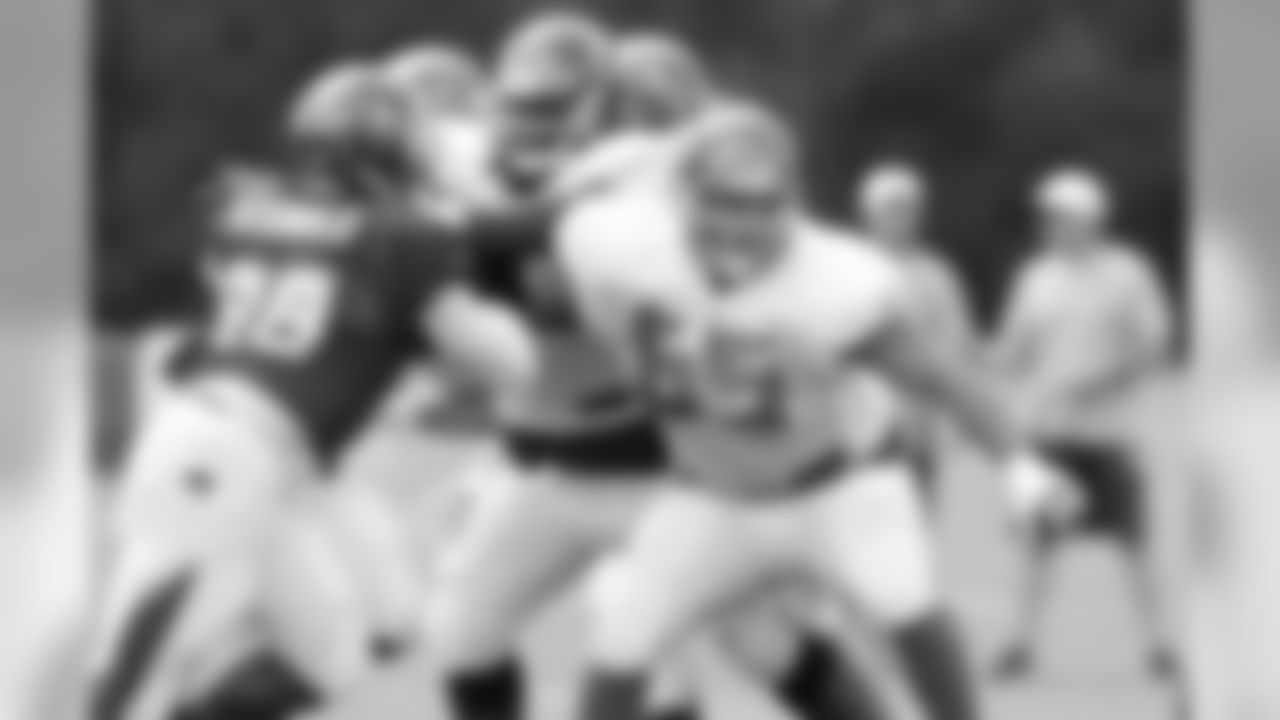 DT Clinton McDonald, OL Matthew Masifilo