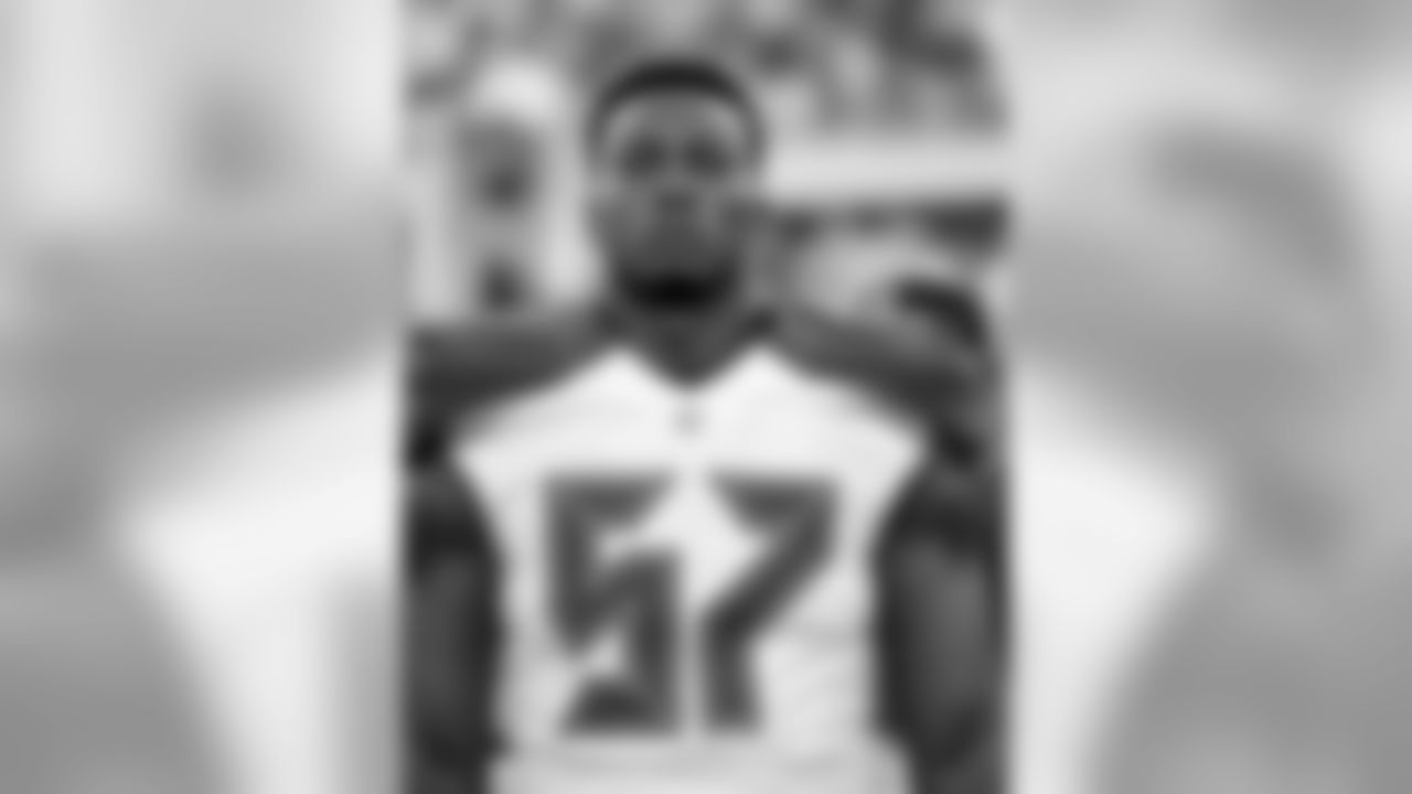 57 DE Noah Spence
