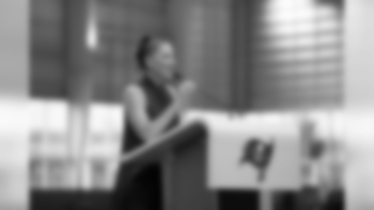 190801_KZ_WomenOfRed_032A