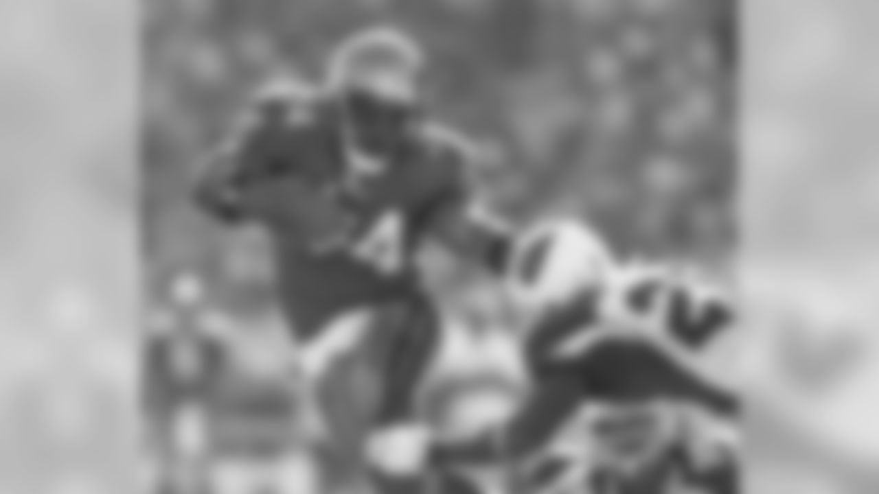 RB Earnest Graham
NFL Origins: Signed with the Buccaneers as an undrafted free agent out of Florida in 2003.