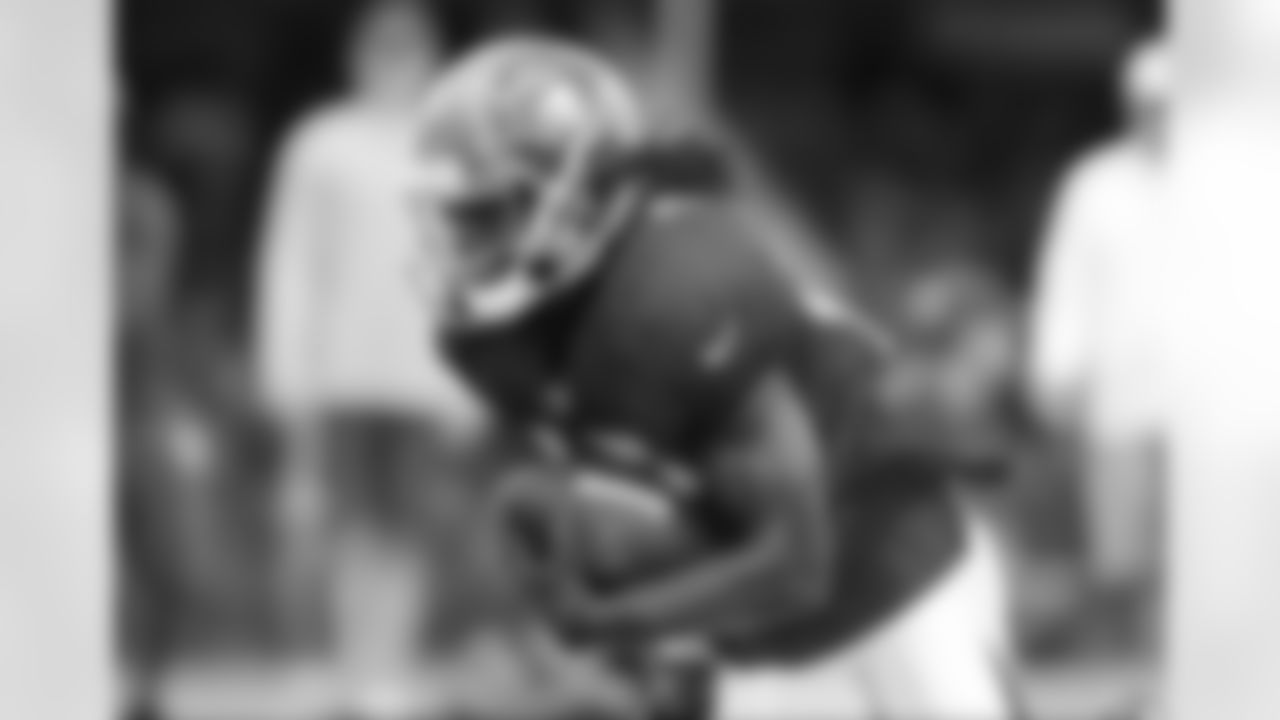 17 WR Donteea Dye