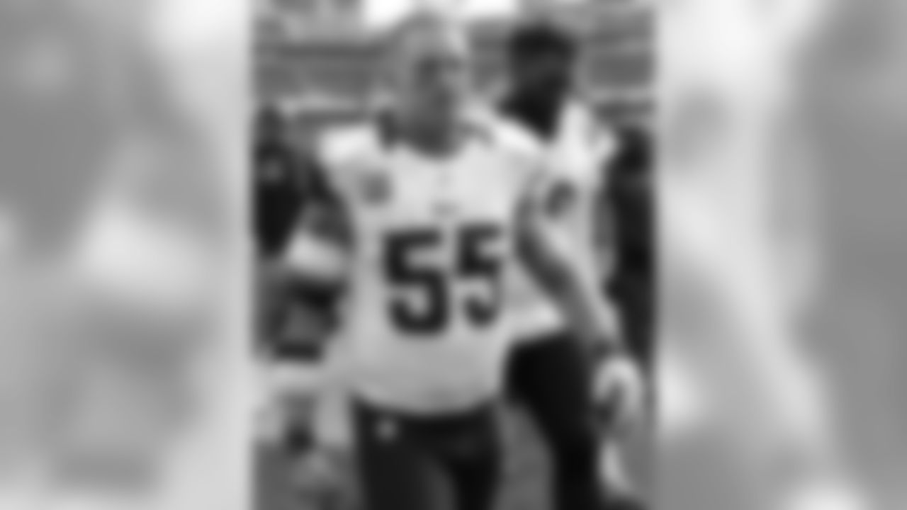 New Orleans Saints - Free Agent Addition: MLB James Laurinaitis (LA Rams)