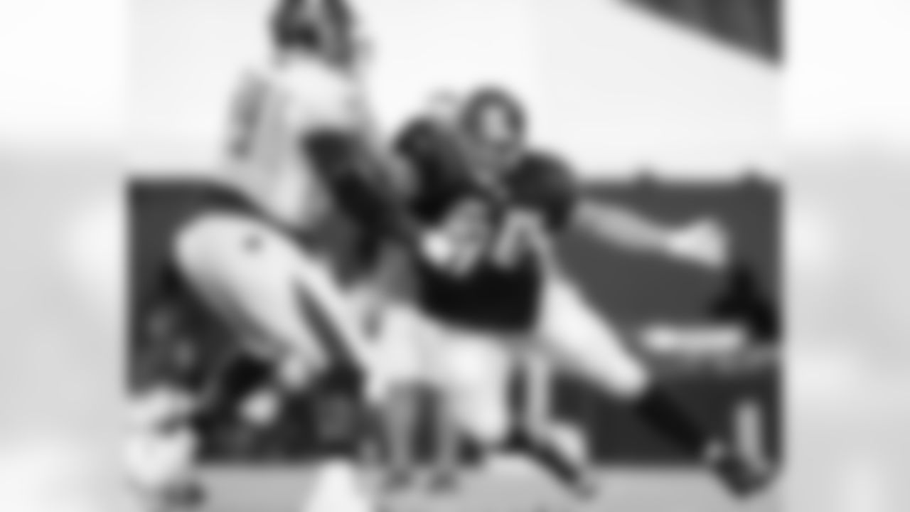 60 DE Scott Solomon goes up against #69 T Demar Dotson