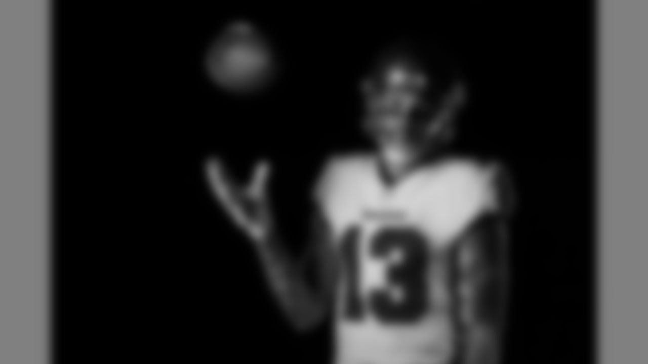 WR Mike Evans