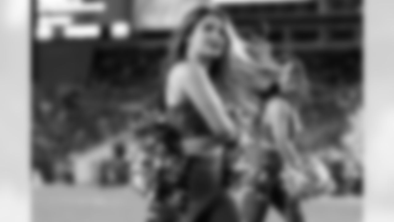 TAMPA, FL - August 21, 2021 - Tampa Bay Buccaneers Cheerleaders during the preseason game between the Tennessee Titans and Tampa Bay Buccaneers at Raymond James Stadium. The Titans won the game, 34-3. Photo By Matt May/Tampa Bay Buccaneers