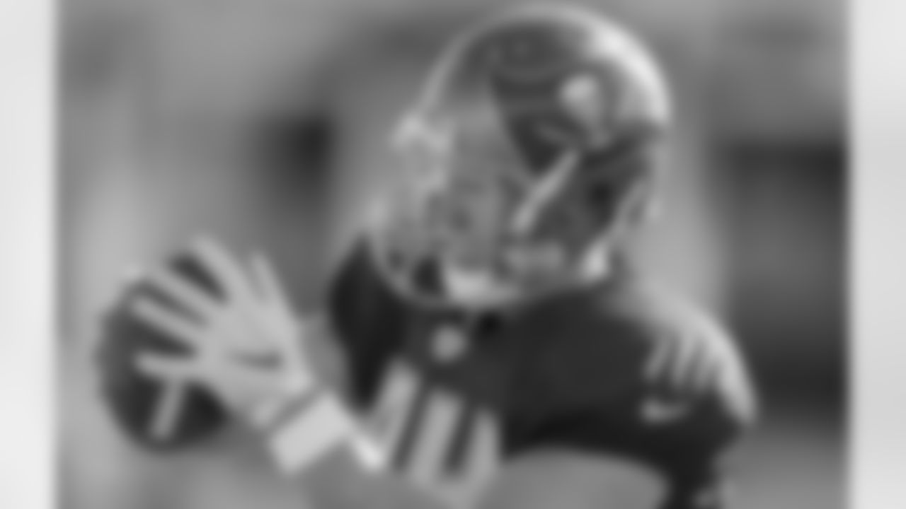 TE Cameron Brate