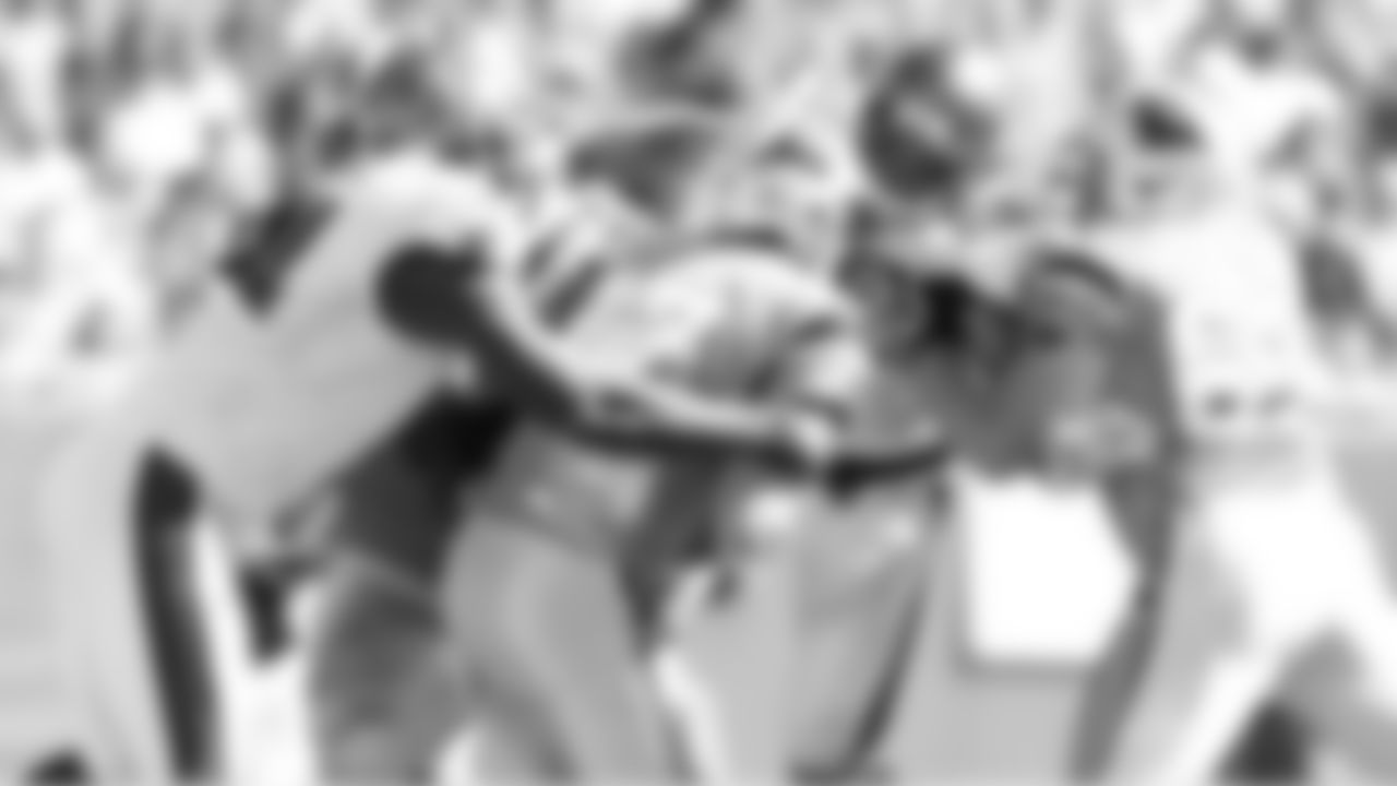 91 DE Stylez G. White gets a sack in the 3rd quarter