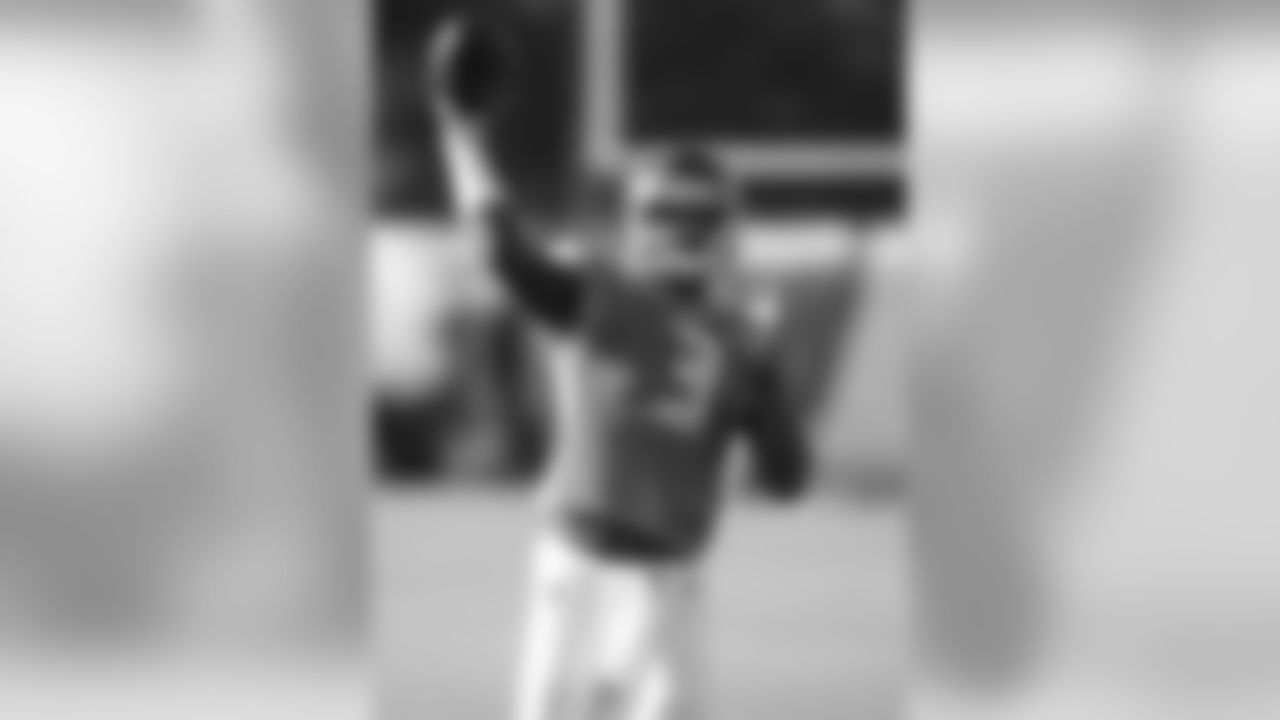 QB Jameis Winston