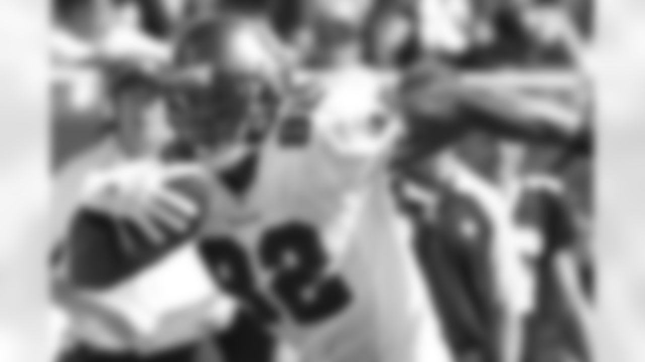 82 TE Kellen Winslow has 43 yards in the game