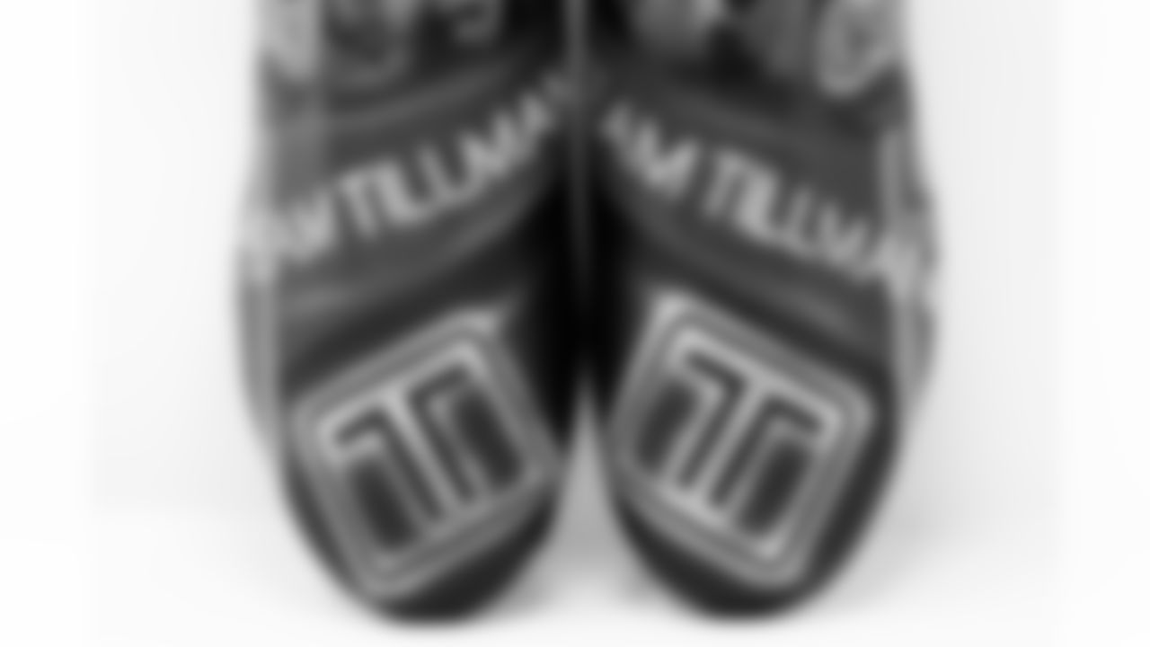 TAMPA, FL - November 18, 2021 - Inside Linebacker K.J. Britt #52 of the Tampa Bay Buccaneers' cleats for 2021 My Cause My Cleats. Photo By Kyle Zedaker/Tampa Bay Buccaneers