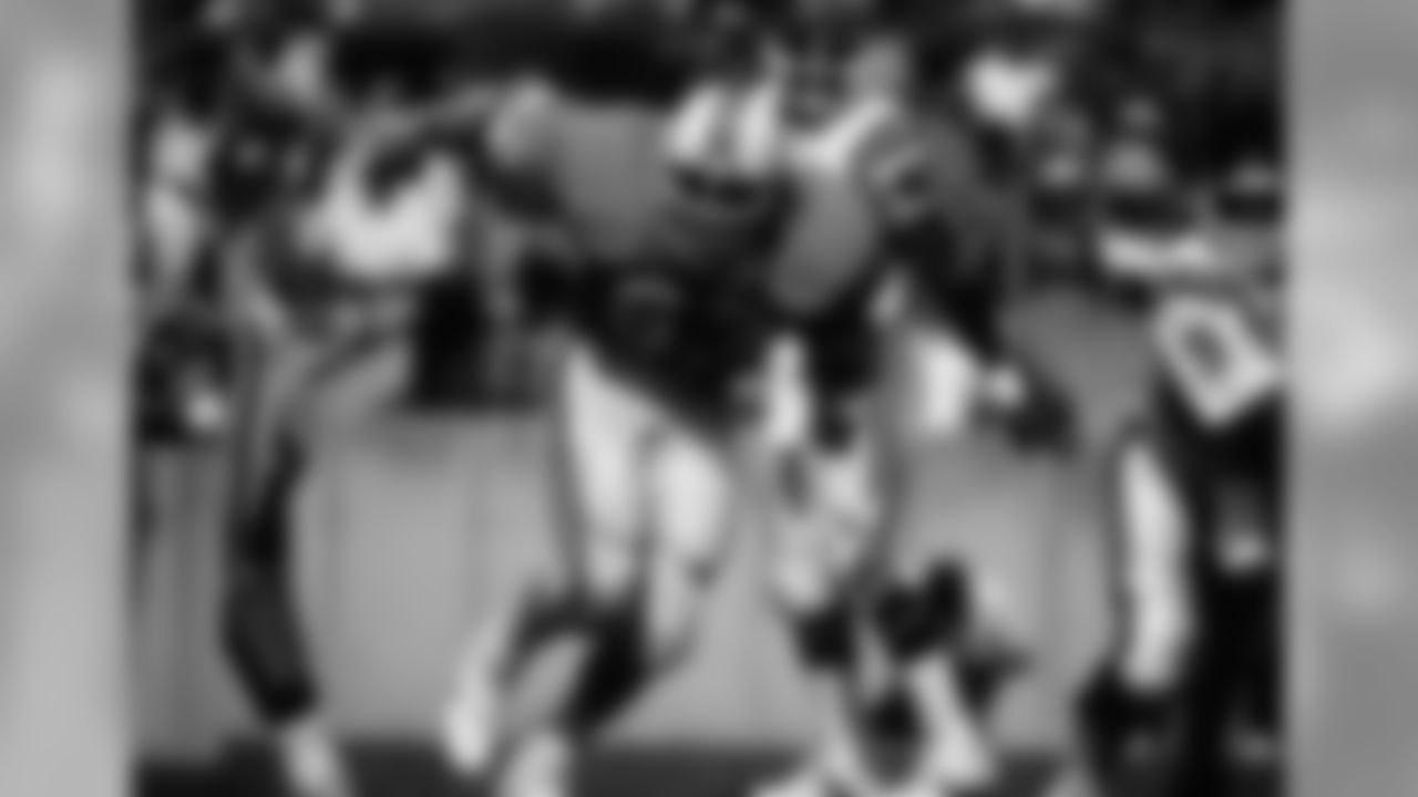 1976 - Lee Roy Selmon, DE