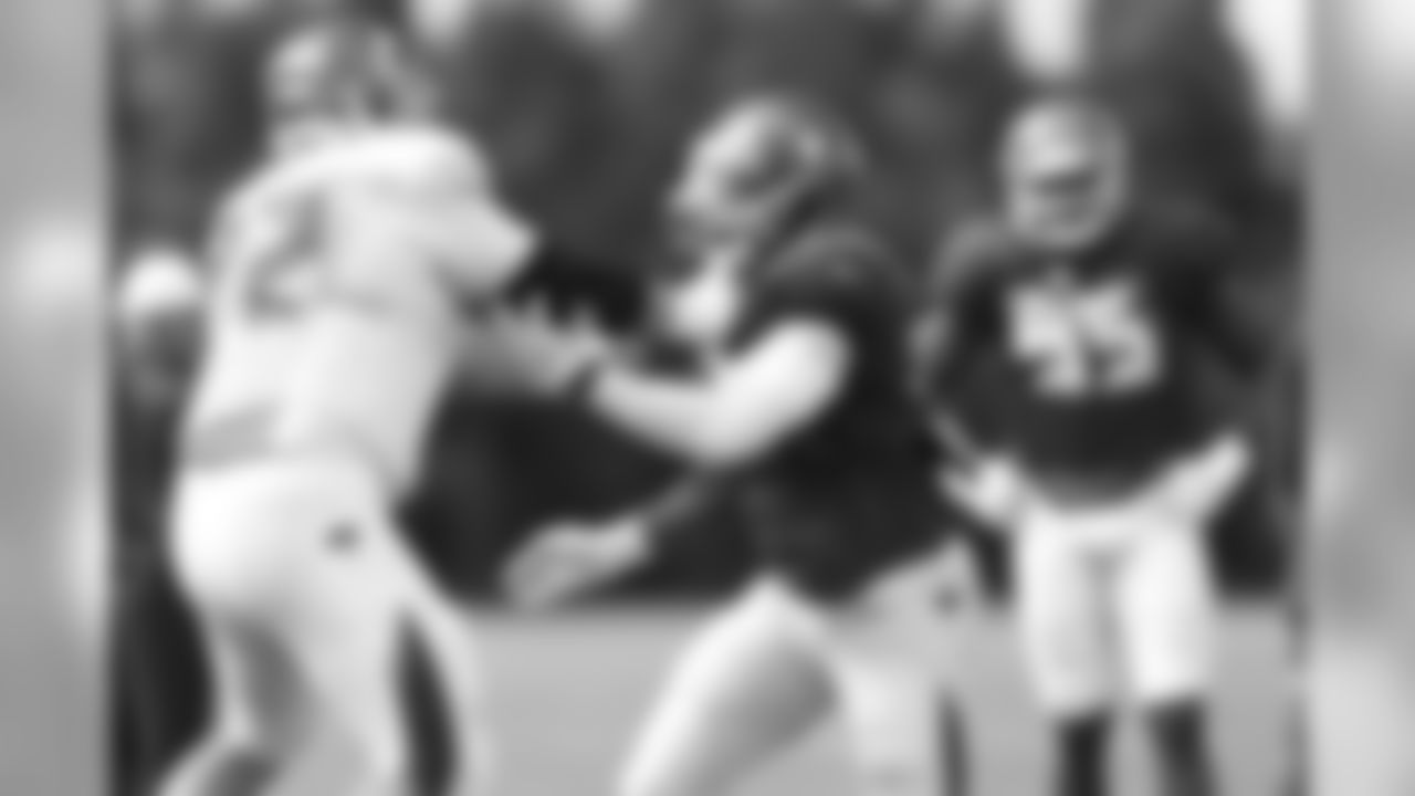 G Ryan Groy, DE Jacquies Smith