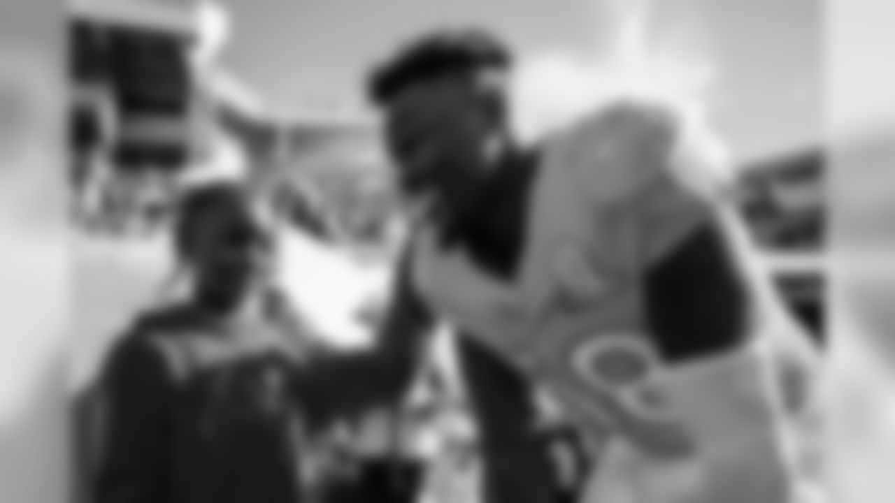 ORLANDO, FL - JANUARY 26, 2020 - Outside Linebacker Shaquil Barrett #58 of the Tampa Bay Buccaneers surprises a young fan with tickets to Super Bowl LIV before the 2020 Pro Bowl at Camping World Stadium. The AFC won the game, 38-33. Photo By Kyle Zedaker/Tampa Bay Buccaneers