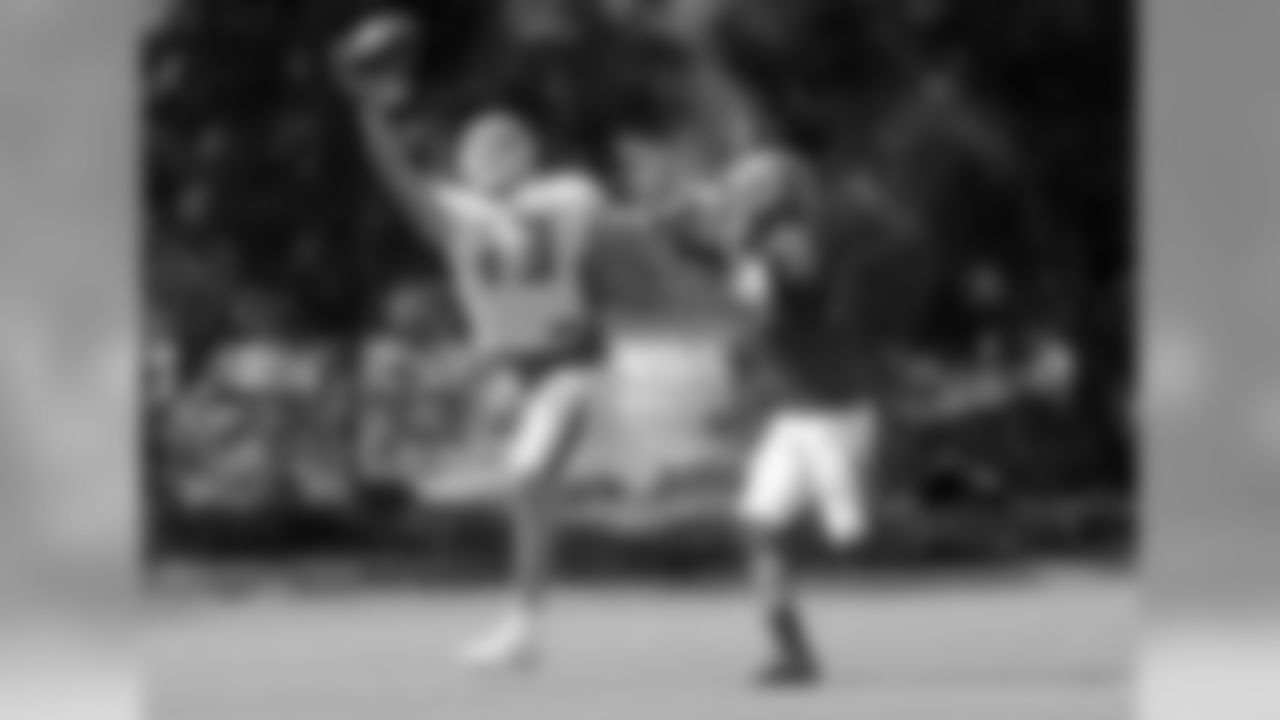 WR Mike Evans