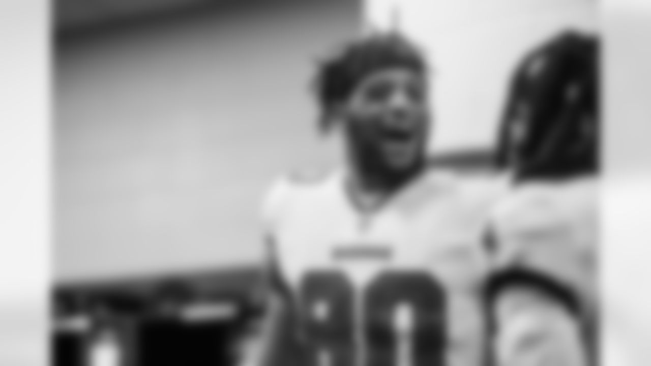 CHARLOTTE, NC - DECEMBER 26, 2021 - Tight End O.J. Howard #80 of the Tampa Bay Buccaneers before the game between the Tampa Bay Buccaneers and Carolina Panthers at Bank of America Stadium. The Buccaneers won the game, 32-6. Photo By Tori Richman/Tampa Bay Buccaneers