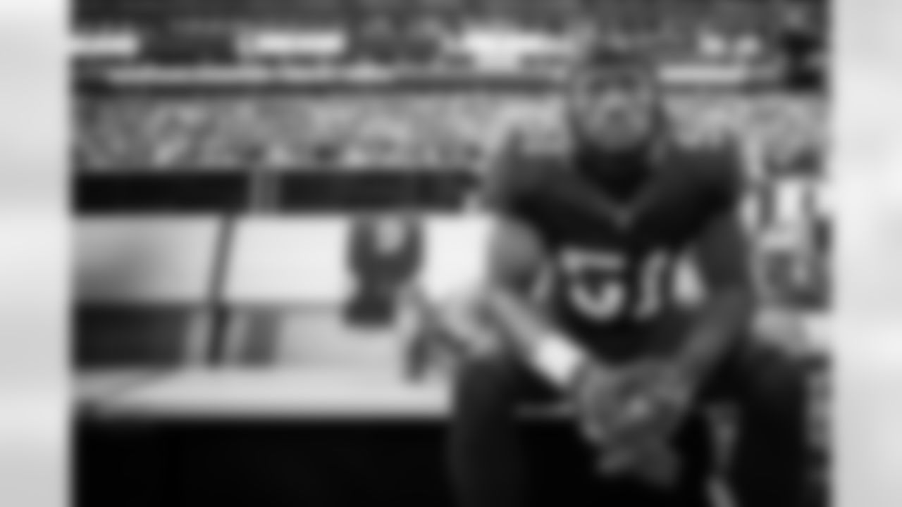 TAMPA, FL - December 18, 2022 - Inside Linebacker J.J. Russell #51 of the Tampa Bay Buccaneers before the game between the Cincinnati Bengals and Tampa Bay Buccaneers at Raymond James Stadium. The Buccaneers lost the game, 34-23. Photo By Tori Richman/Tampa Bay Buccaneers
