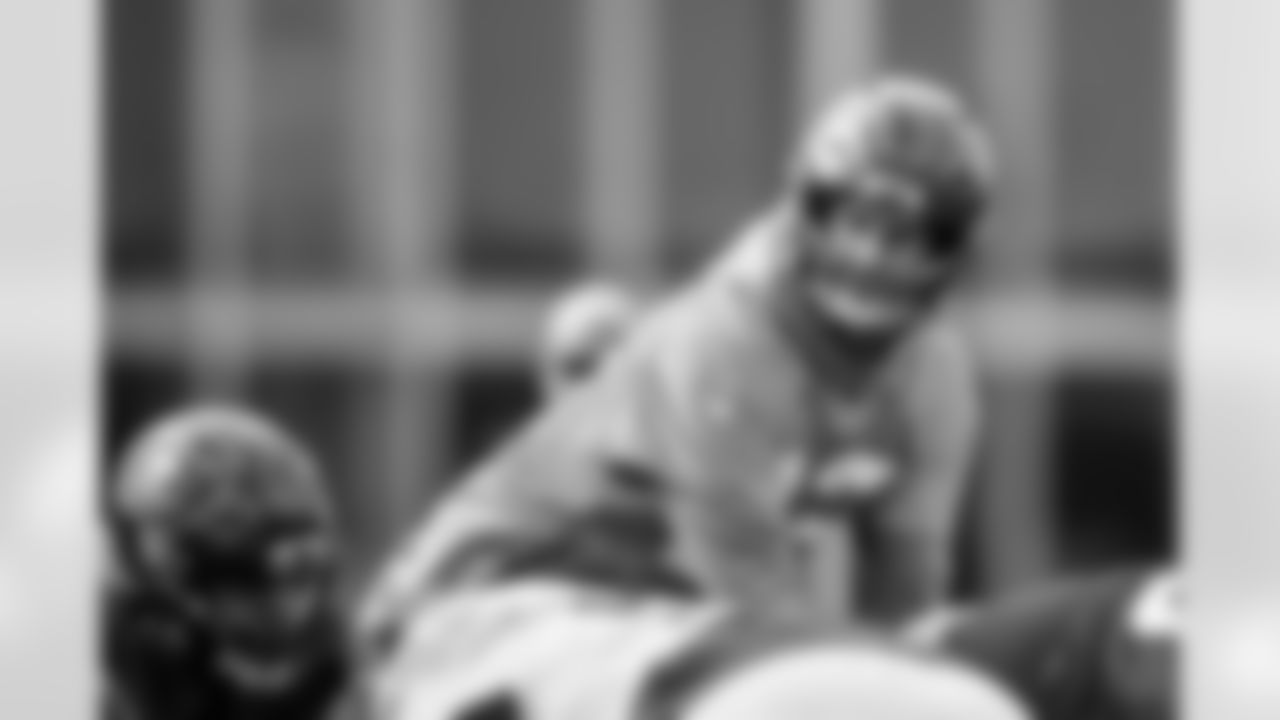 TAMPA, FL- JANUARY 07, 2021 - Quarterback Tom Brady #12 of the Tampa Bay Buccaneers during practice at AdventHealth Training Center. Photo By Tori Richman/Tampa Bay Buccaneers