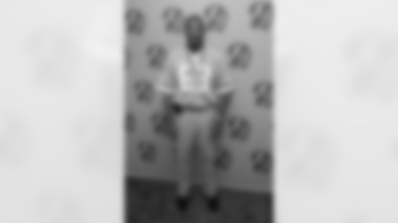 DE Lee Roy Selmon