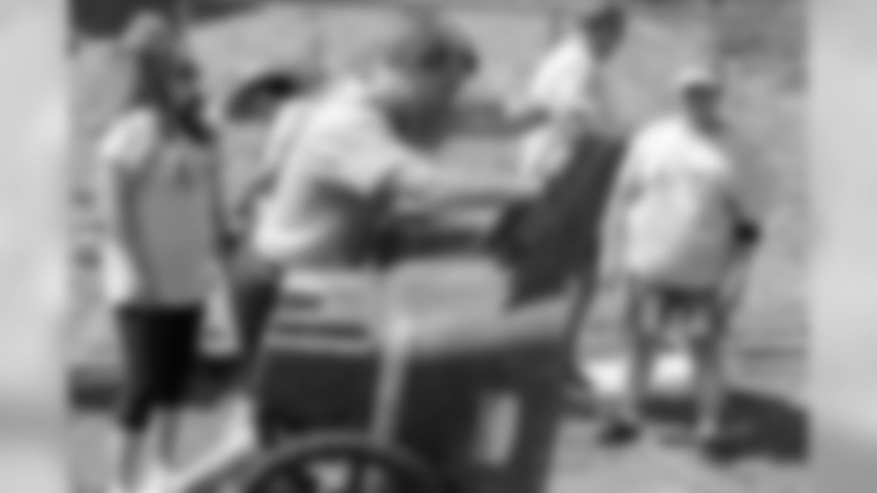 190510_MC_BucsDayOfServiceWEB_0073