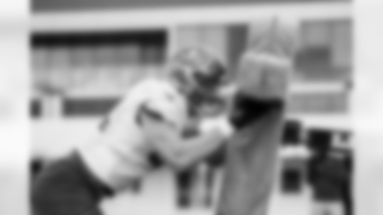 TAMPA, FL - November 09, 2022 - Outside Linebacker Carl Nassib #94 of the Tampa Bay Buccaneers during practice at AdventHealth Training Center. Photo By Tori Richman/Tampa Bay Buccaneers