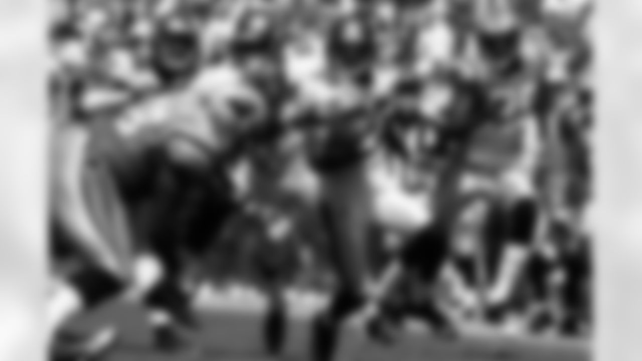 36 S Tanard Jackson runs the ball after an interception