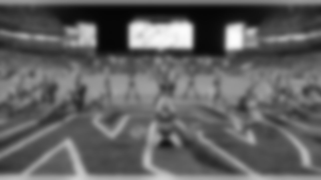 Bucs cheerleaders