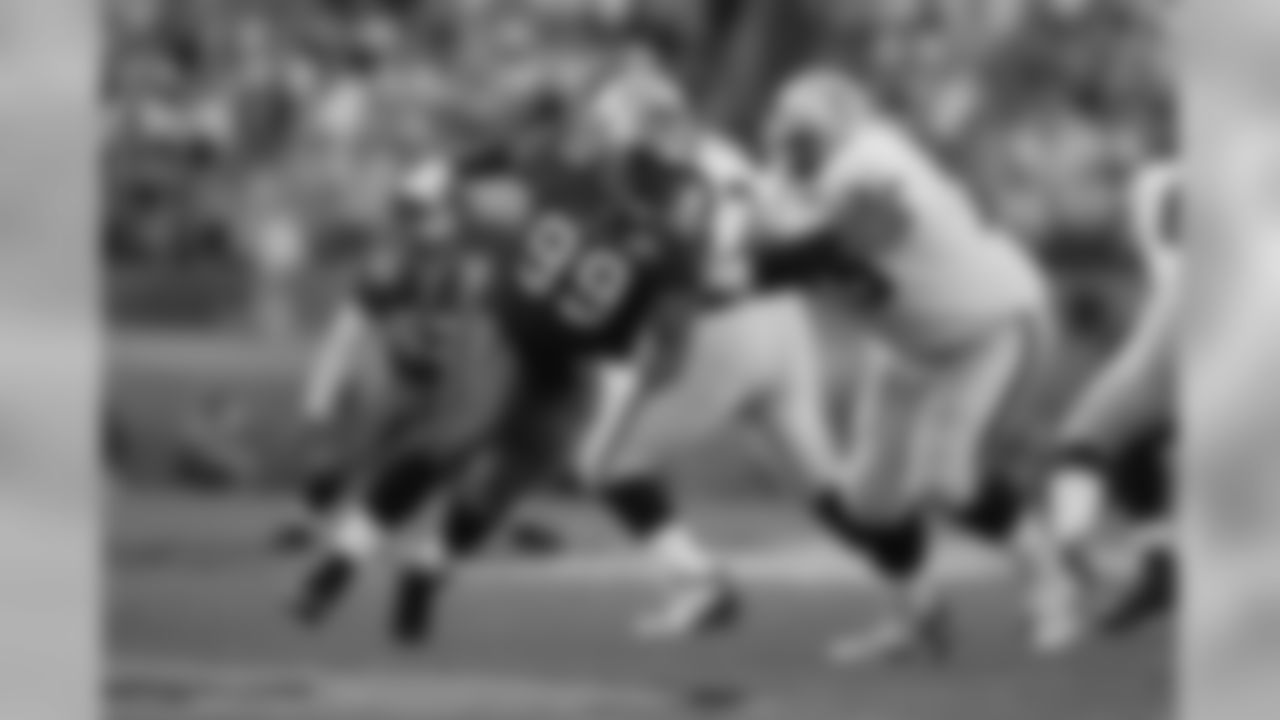 Coming into the day with the seventh-pick in the round, Tampa Bay agreed to trade down five spots with the Eagles, who had their eyes on Combine workout warrior Mike Mamula. The Buccaneers favored another defensive lineman, Warren Sapp, and thought they could still get him at #12.
They were right, and that allowed them to turn pick #72 into picks #43 and #63.