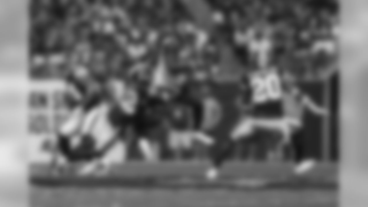 RB Peyton Barber, No. 25