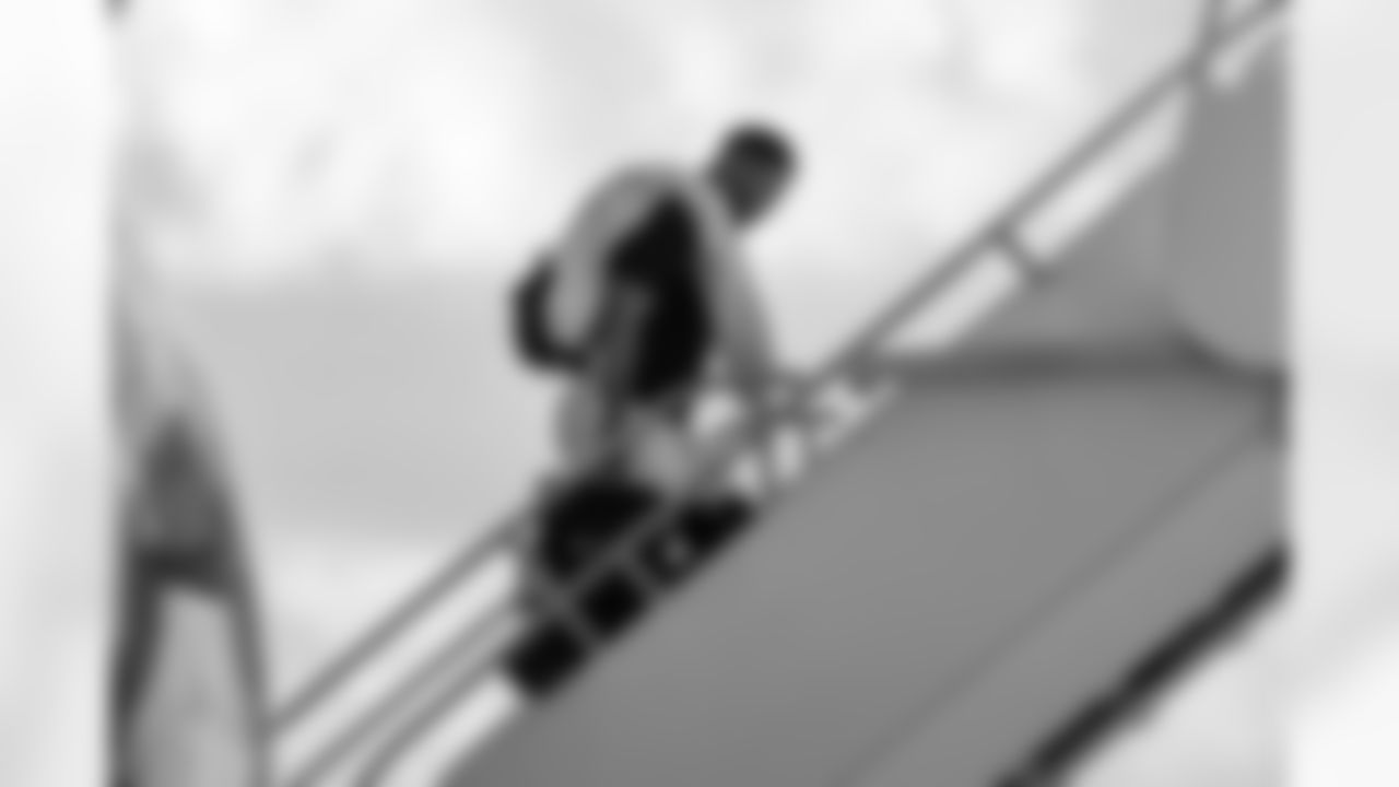 TAMPA, FL - January 01, 2022 - Defensive Tackle Ndamukong Suh #93 of the Tampa Bay Buccaneers departs before the game between the Tampa Bay Buccaneers and New York Jets. Photo By Mike Carlson/Tampa Bay Buccaneers