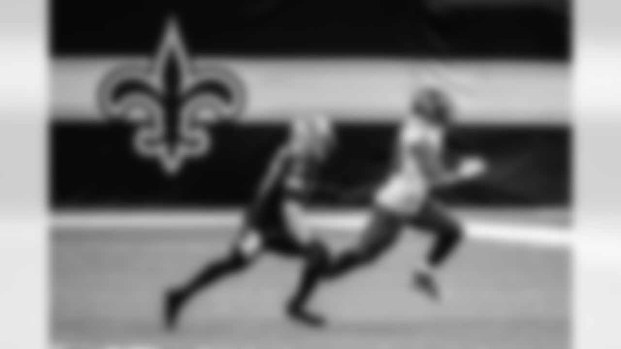 NEW ORLEANS, LA - JANUARY 17, 2021 - Running Back Leonard Fournette #28 of the Tampa Bay Buccaneers during the NFC Divisional Round game between the Tampa Bay Buccaneers and New Orleans Saints at Mercedes-Benz Superdome. The Buccaneers won the game, 30-20. Photo By Tori Richman/Tampa Bay Buccaneers