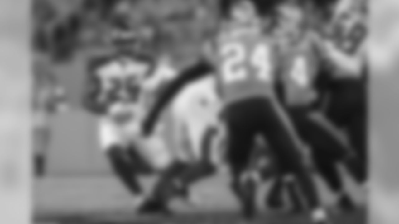 RB Peyton Barber, No. 25
