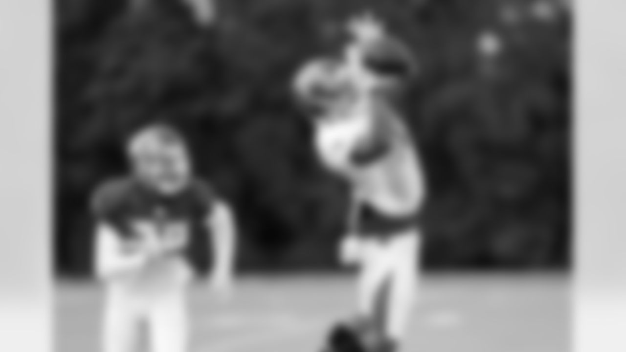 28 CB Vernon Hargreaves and #10 WR Cecil Shorts