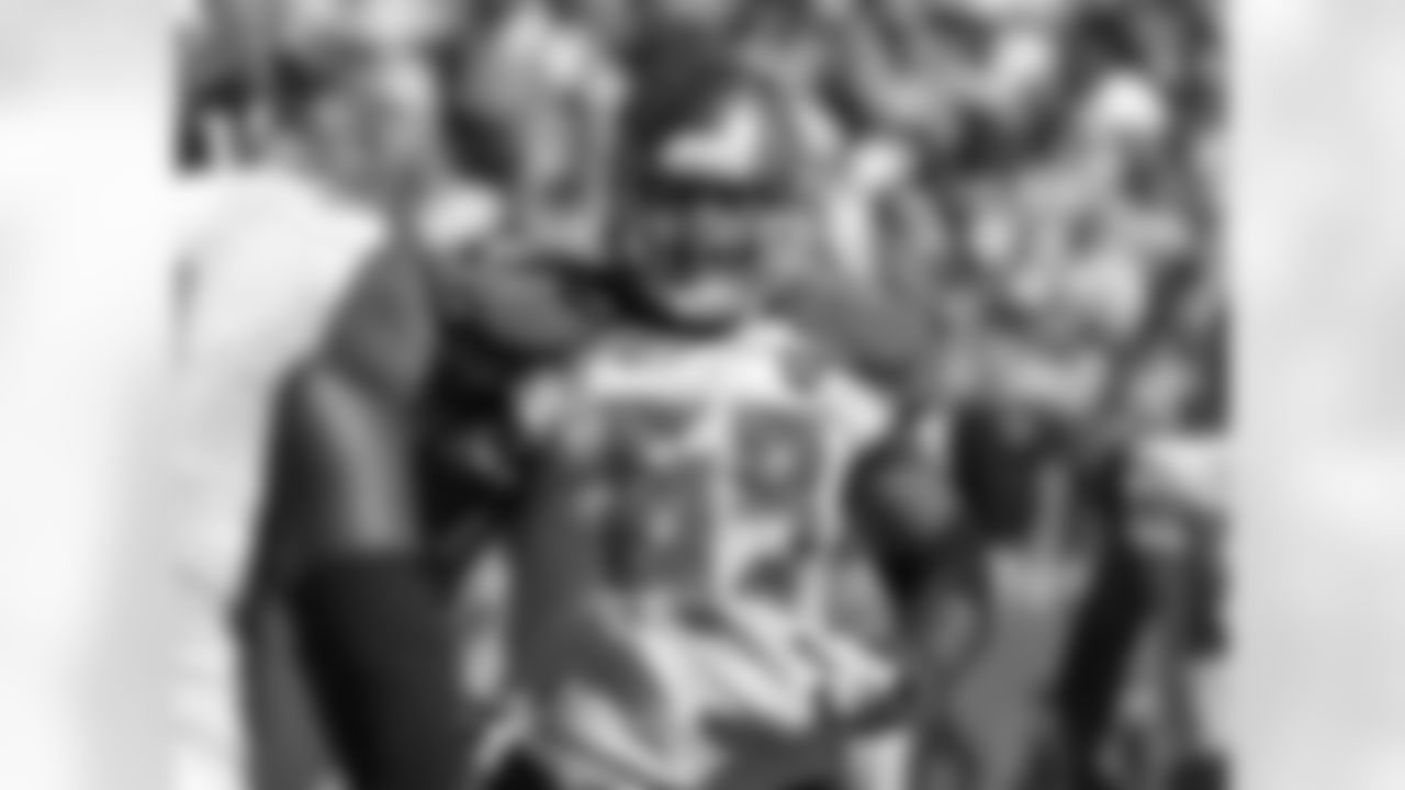 TB - LT Demar Dotson
