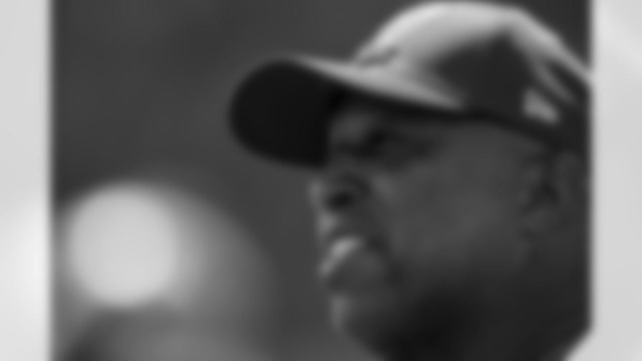 TAMPA, FL - May 31, 2023 - Outside Linebackers Coach George Edwards of the Tampa Bay Buccaneers during OTA's at AdventHealth Training Center. Photo By Kyle Zedaker/Tampa Bay Buccaneers