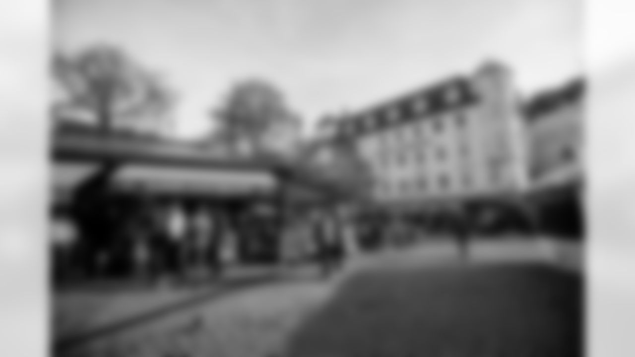 MUNICH, DE - November 12, 2022 - Buildings and shops at the Viktualienmarkt. Photo By Tori Richman/Tampa Bay Buccaneers