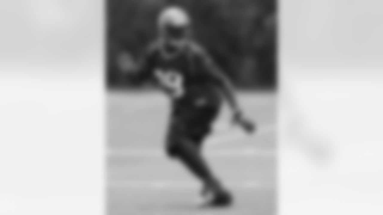 Virginia CB Marcus Hamilton works on his footwork during DB drills