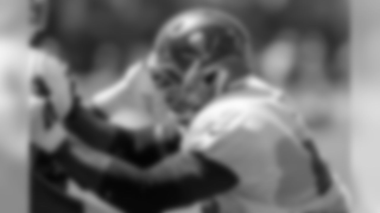 OT Demar Dotson