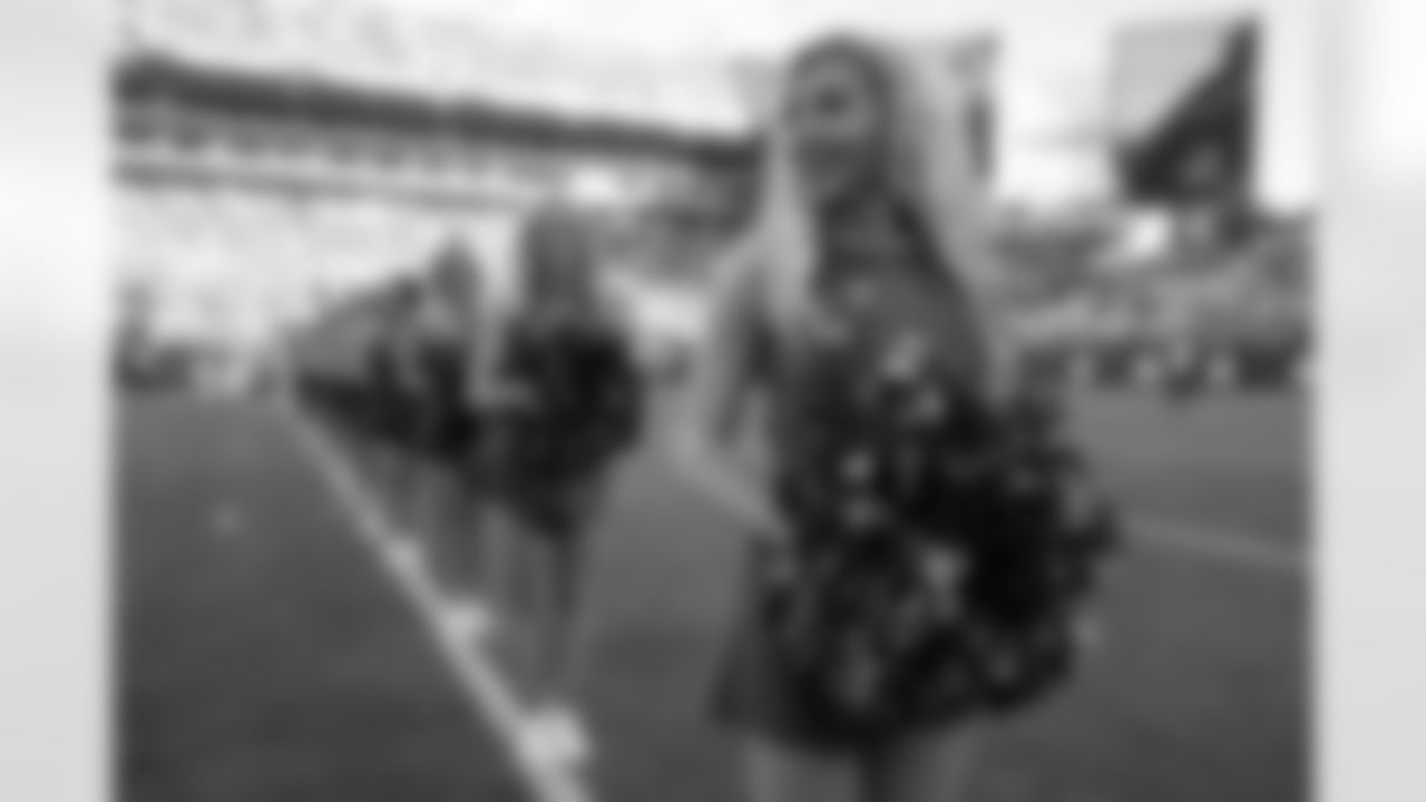 TAMPA, FL - DECEMBER 12, 2021 - Tampa Bay Buccaneers Cheerleaders during the game between the Buffalo Bills and Tampa Bay Buccaneers at Raymond James Stadium. The Buccaneers won the game in overtime, 33-27. Photo By Matt May/Tampa Bay Buccaneers