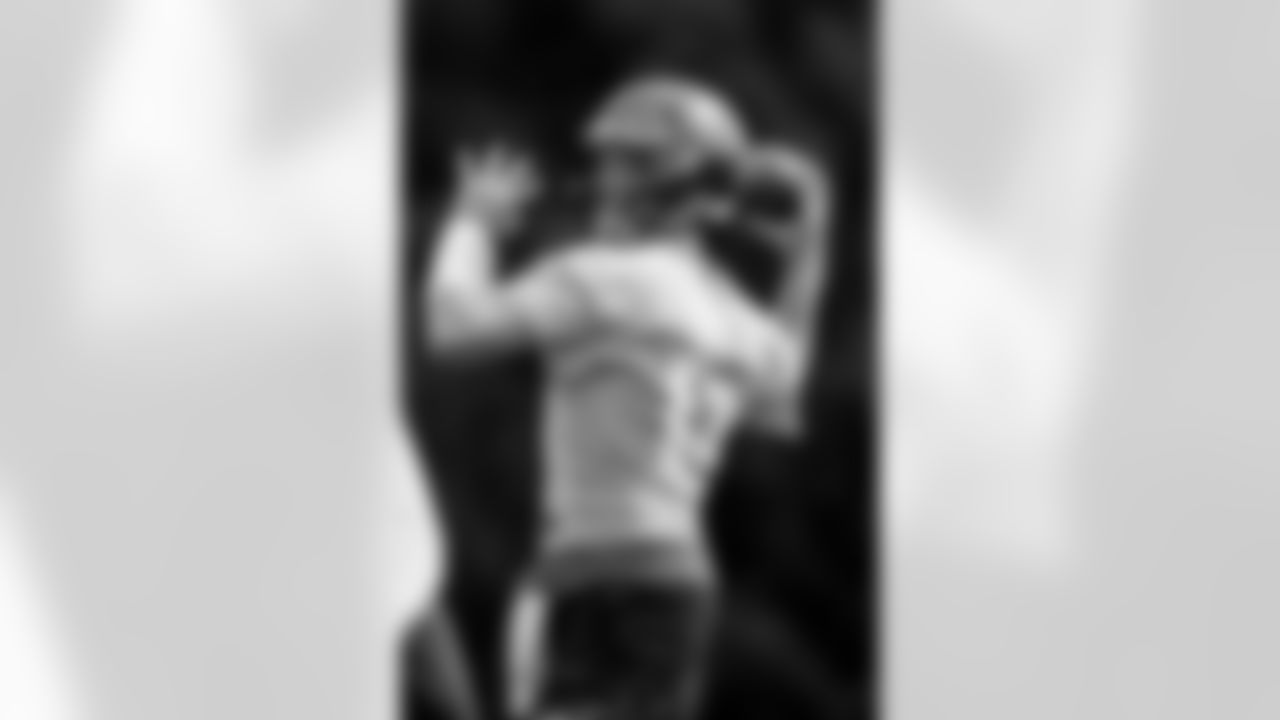 TAMPA, FL - January 21, 2022 - Quarterback Tom Brady #12 of the Tampa Bay Buccaneers during practice at AdventHealth Training Center. Photo By Kyle Zedaker/Tampa Bay Buccaneers