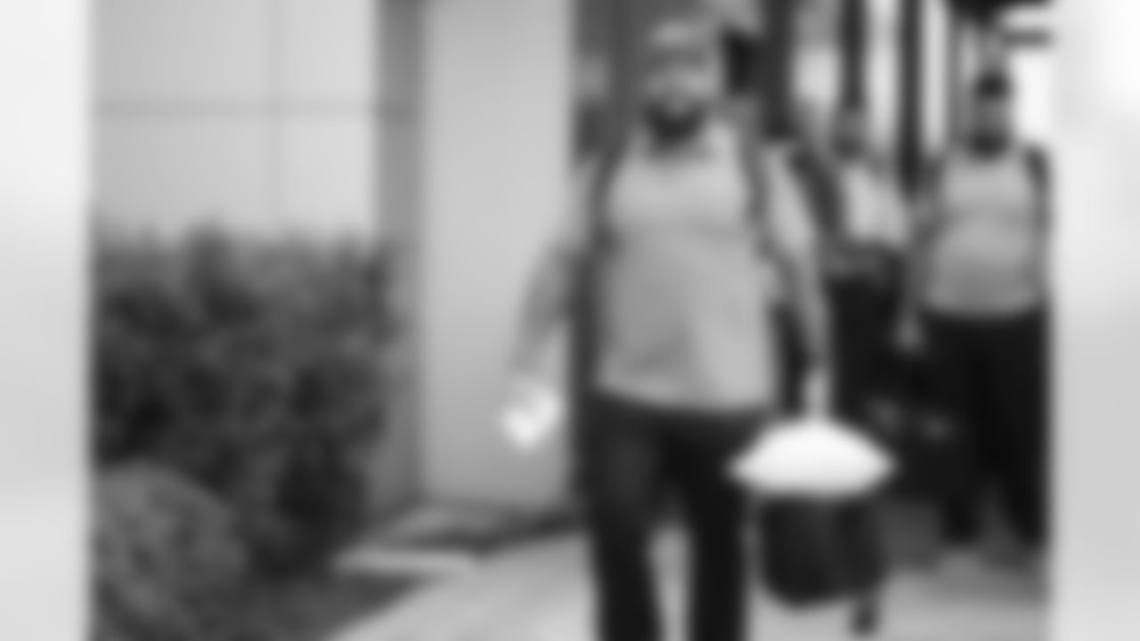 180814_KZ_Bucs_Titans_Travel_0021