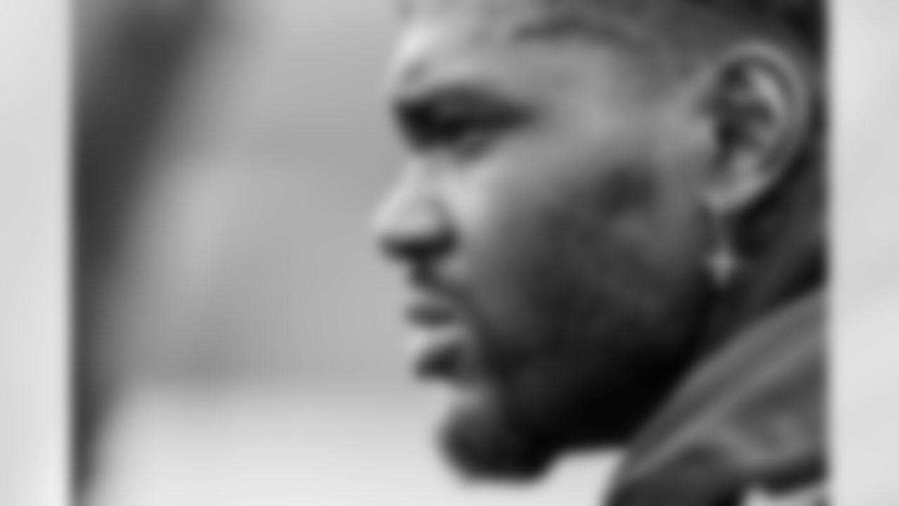 TAMPA, FL - May 25, 2022 - Outside Linebacker Shaquil Barrett #58 of the Tampa Bay Buccaneers during OTA's at AdventHealth Training Center. Photo By Kyle Zedaker/Tampa Bay Buccaneers