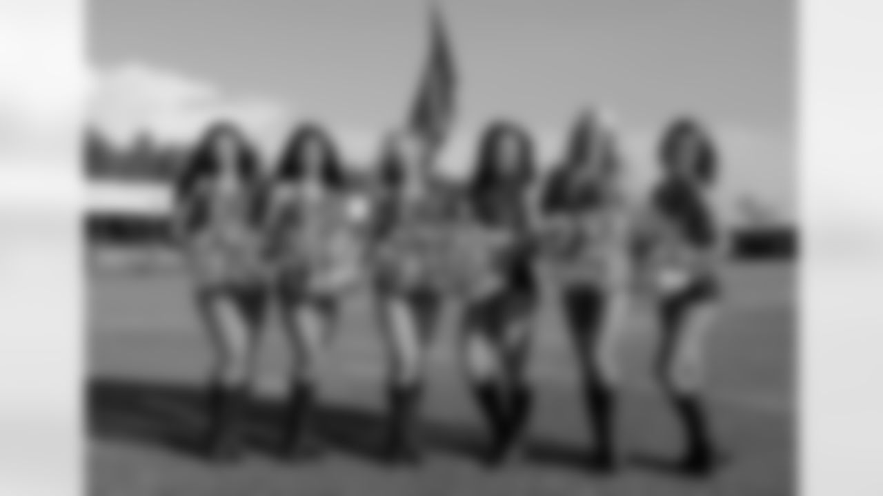 Bucs Cheerleaders at training camp