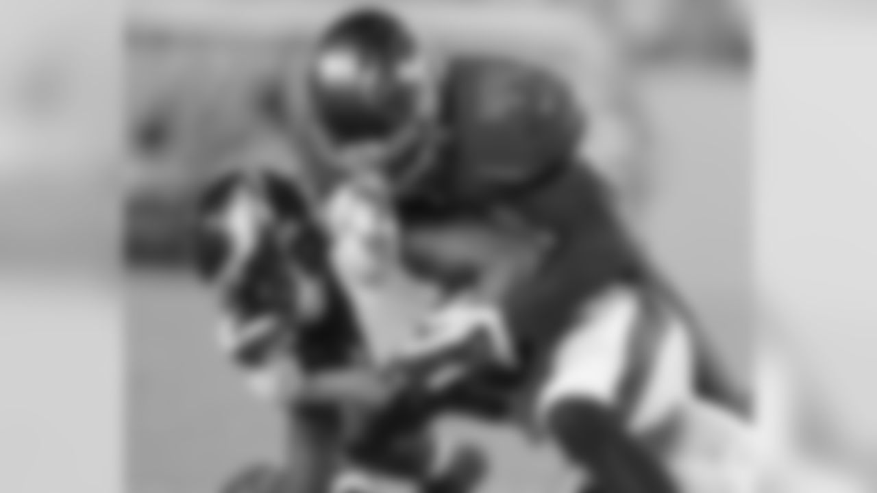 LB Micah Awe