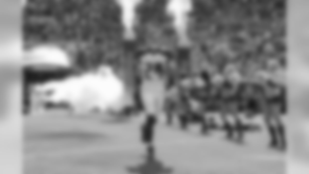 24 CB Brent Grimes