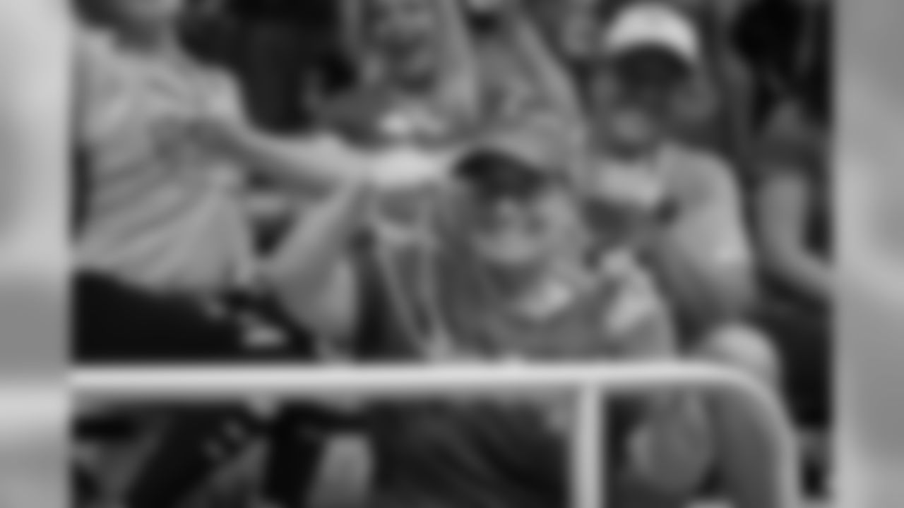 190801_KZ_WomenOfRed_027A
