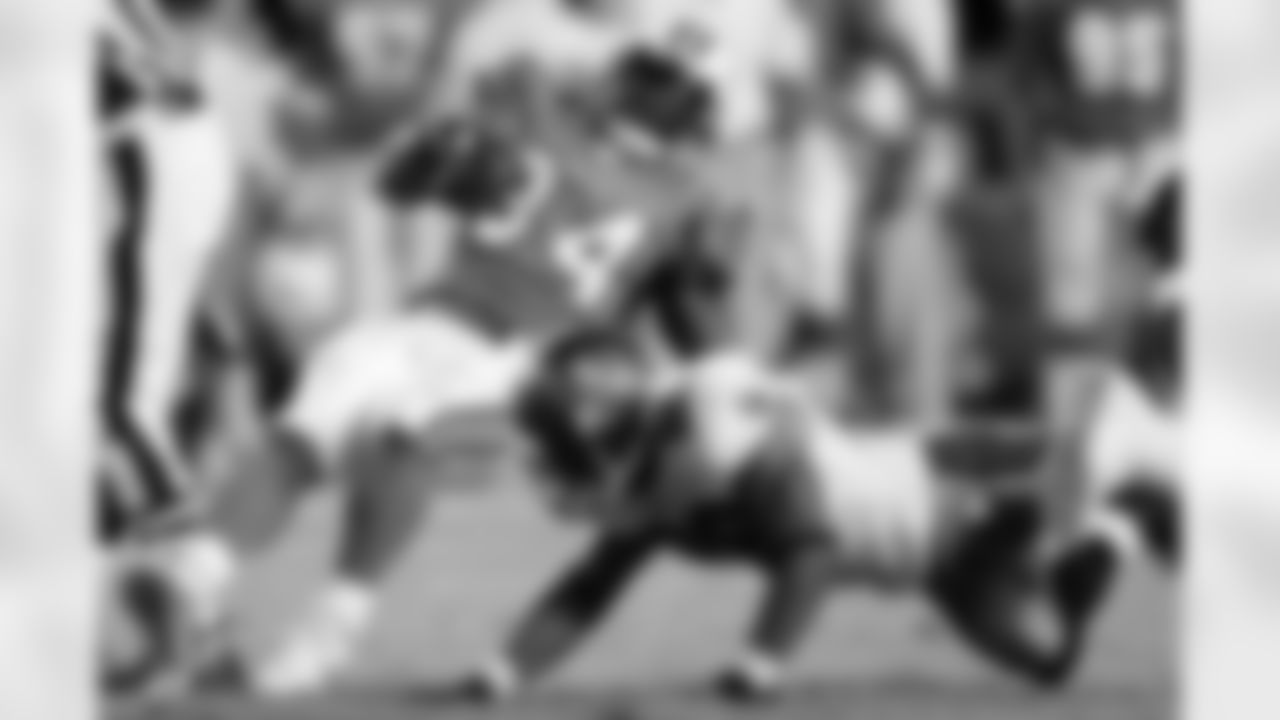 S Will Allen trips up Dolphins RB Ricky Williams