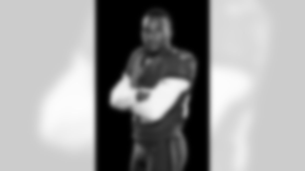 TAMPA, FL - June 07, 2021 - Running Back Giovani Bernard #25 of the Tampa Bay Buccaneers during 2021 Asset Shoot. Photo By Kyle Zedaker/Tampa Bay Buccaneers