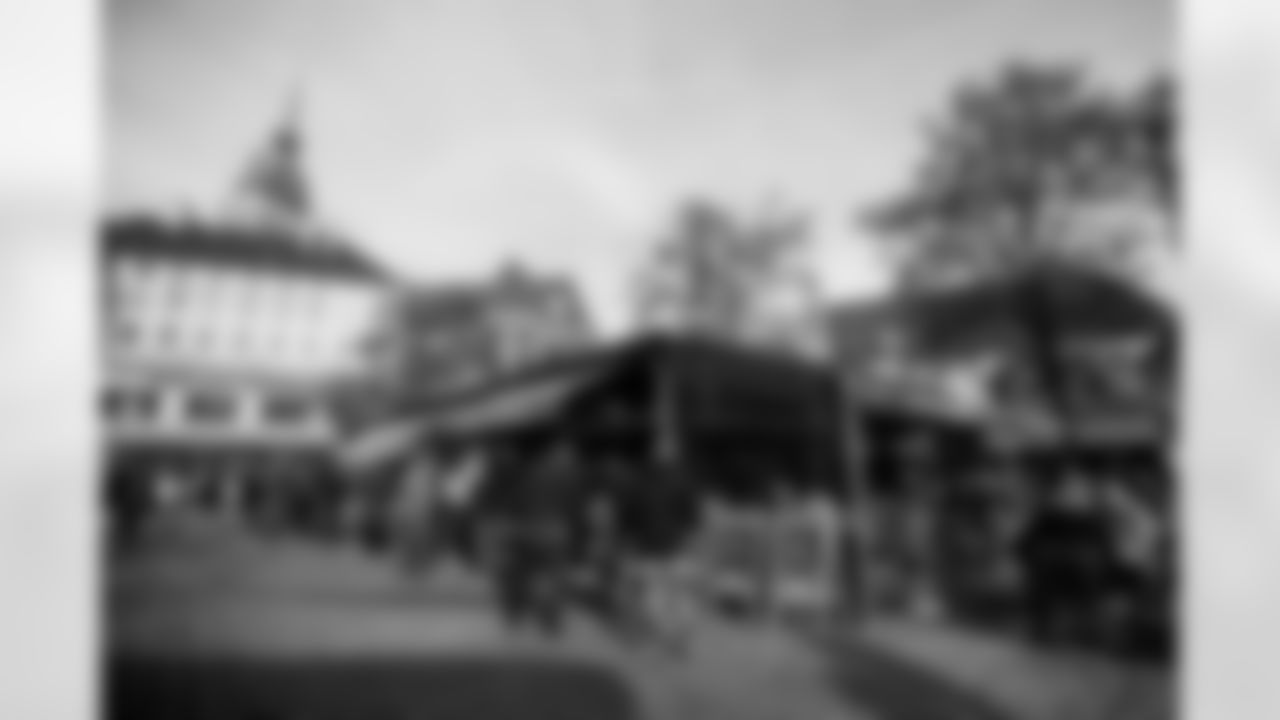 MUNICH, DE - November 12, 2022 - Buildings and shops at the Viktualienmarkt. Photo By Tori Richman/Tampa Bay Buccaneers